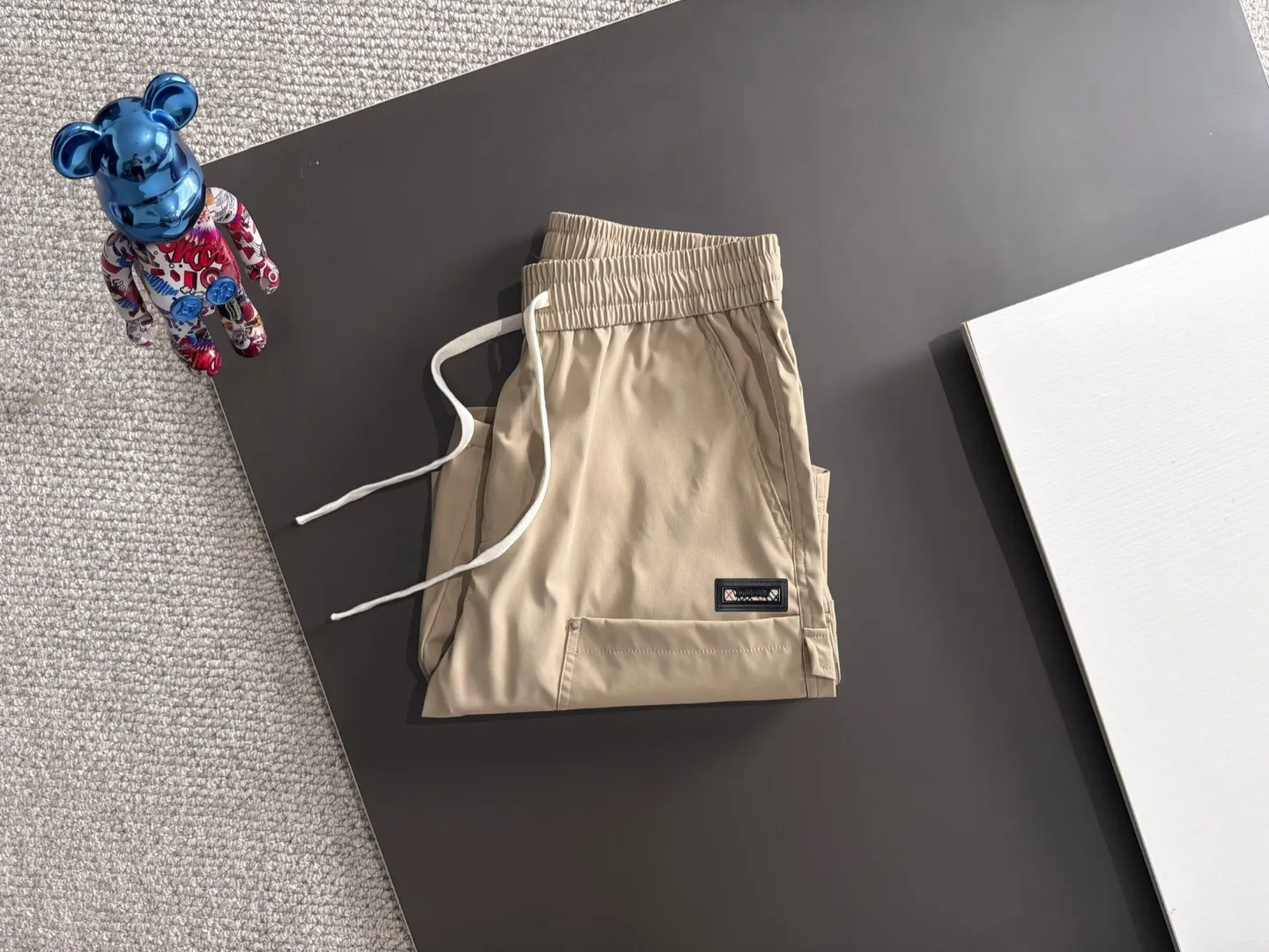 Next day shipment P160 Premium Burberry 2026 Spring/Summer New Arrival elastic band casual shorts, counter-customized fabrics Breathable, high comfort, impeccable details, brand element design concept, reflecting high quality. It feels delicate and soft! It presents a casual cut and the upper body shape is great! Sizes:S-3XL